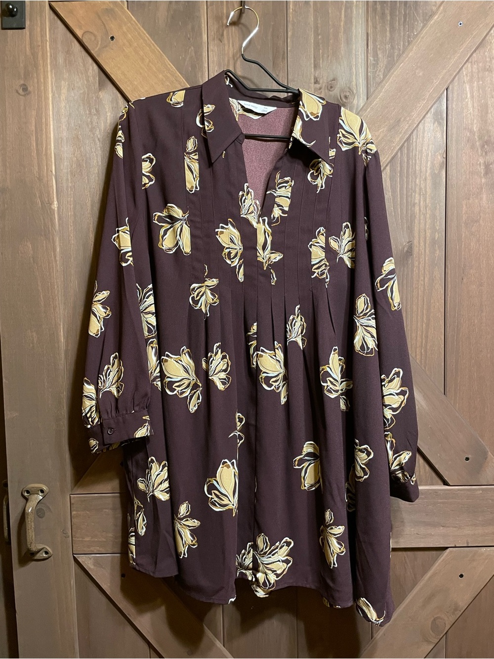 Women’s Plum Floral Button-Front Shirt